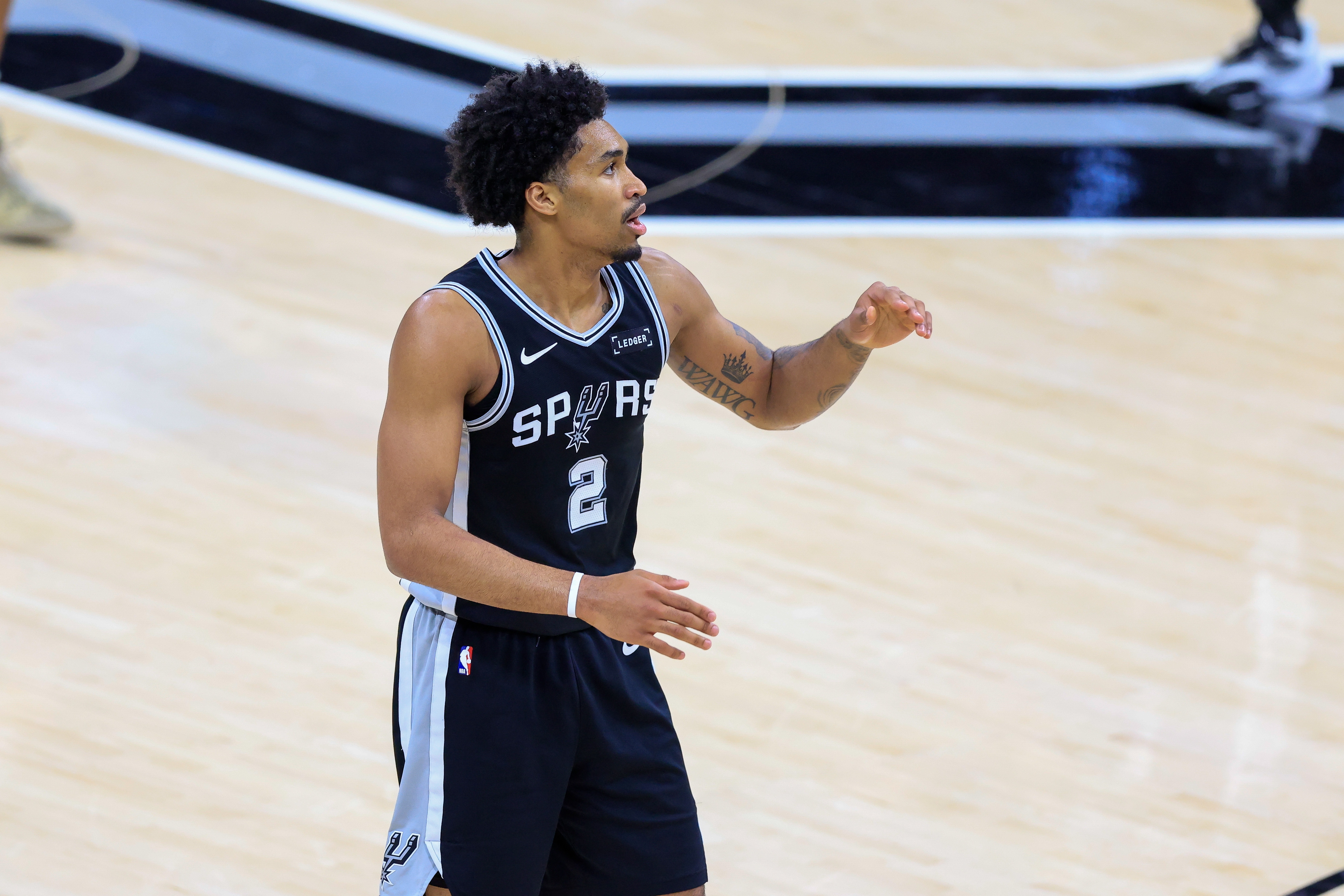 米兰体育登录入口-张佳玮：迪伦·哈珀是首节MVP 他攻防两端都包裹了东决MVP布伦森